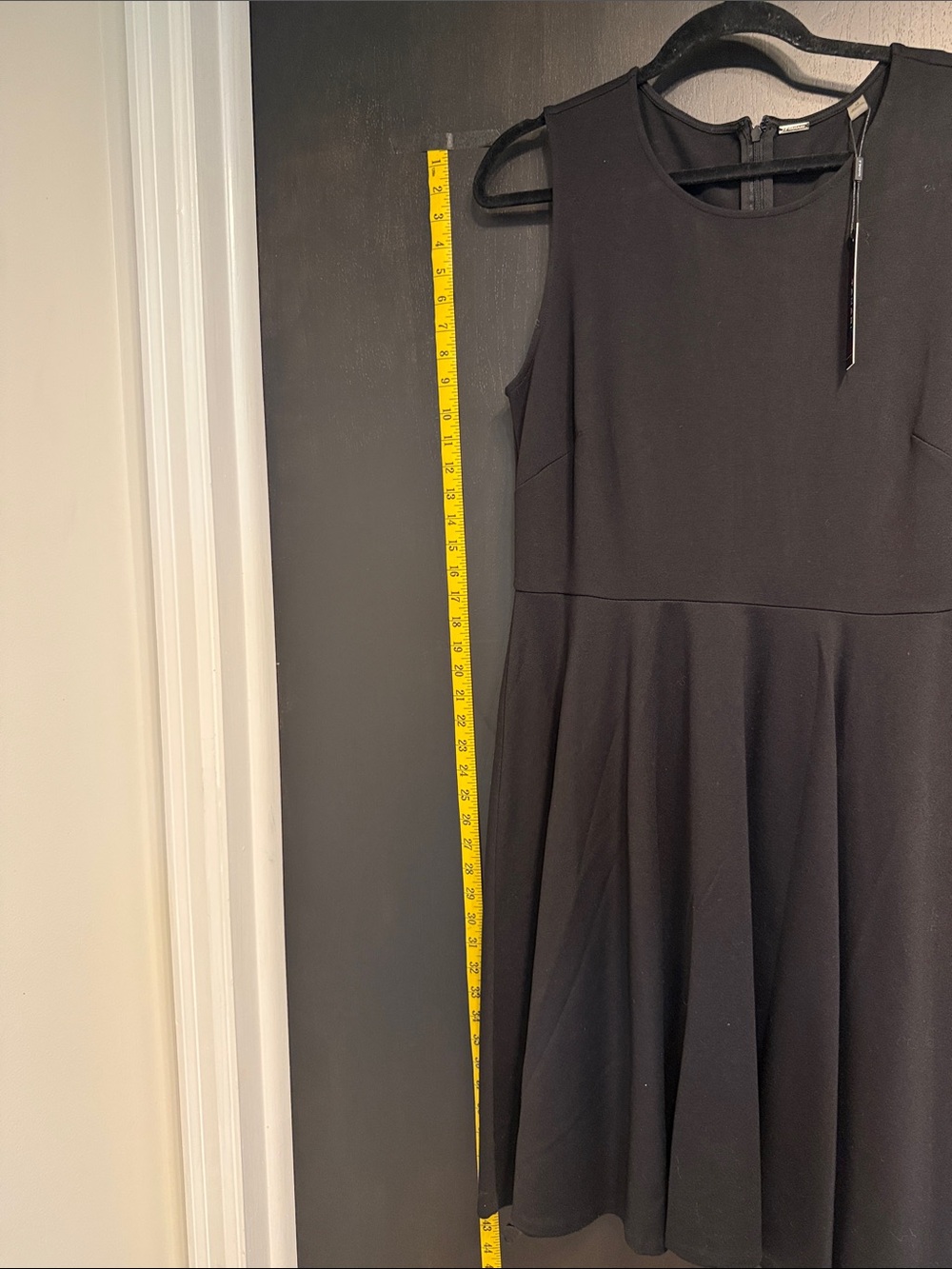 Tahari Black Sleeveless above the knee  Dress